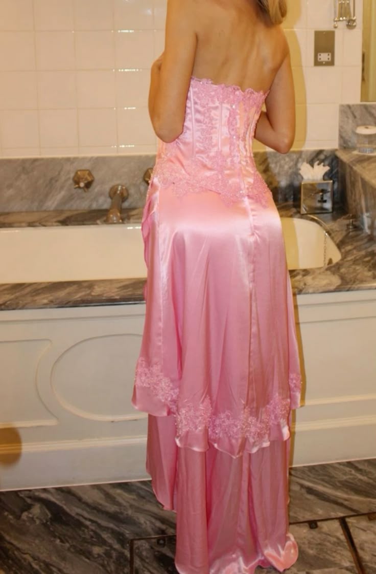 Niulatu Pink Strapless Sheath Satin Lace Applique Prom Dresses Fashion Bridesmaid Dresses HZ1103