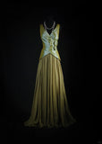 Niulatu Green V-neck A-Line Tulle Satin Long Prom Dresses Retro Evening Gowns HZ1031