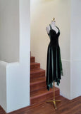 Niulatu Dark Green Halter Sheath Velvet Short Prom Dresses HZ1031