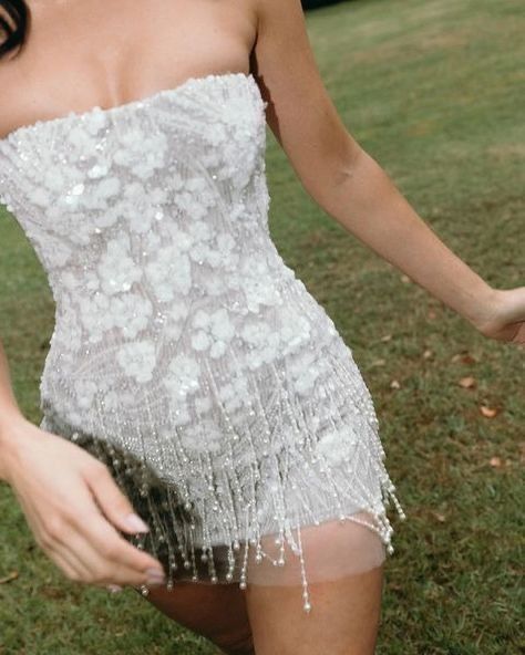 Niulatu Bodycon Strapless Beaded Short Outdoor Party Dress Fashion Wedding Dress HZ1031