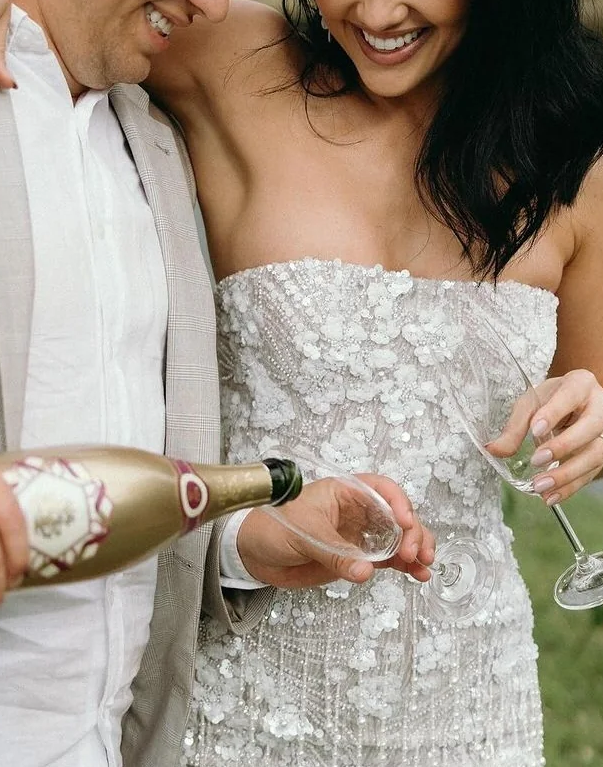 Niulatu Bodycon Strapless Beaded Short Outdoor Party Dress Fashion Wedding Dress HZ1031