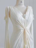 Niulatu Light Champagne V-Neck Bridal Gown Sheath Chiffon Wedding Dress Modest Applique Bridal Dress HZ1031