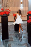 Niulatu A-Line Off-the-shoulder Formal Dress White Short Prom Dress Homecoming Dress HZ1031