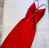 Niulatu V-neck Sheath Satin Wedding Guest Dresses Red Formal Evening Dresses HZ1026