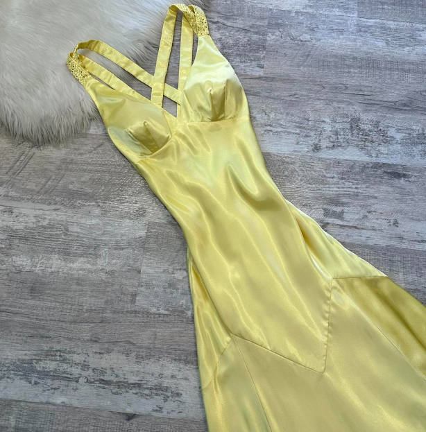 Niulatu A-Line Yellow Formal Dresses, V Neck A-Line Long Guest Dresses, Open Back Evening Gowns HZ1026