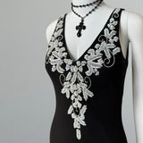 Niulatu V-neck Sheath Long Prom Dresses Chiffon Sequin Black Formal Dresses Sleeveless Evening Gowns HZ1026