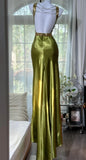 Niulatu V-neck Sheath Long Prom Dresses Silk Olive Green Evening Gowns with Open Back HZ1026