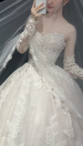 Niulatu Sweetheart Neck Ball Gown Lace Wedding Dresses Applique White Bridal Gowns Sleeveless Bridal Dresses HZ1026