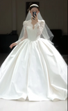 Niulatu V-neck Ball Gown Long Wedding Dresses Satin White Bridal Gowns Long Sleeve Bridal Dresses HZ1026