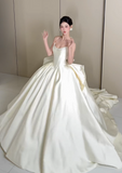 Niulatu Strapless Ball Gown Long Wedding Dresses Sleeveless Light Champagne Bride Gowns Satin Bridal Dresses HZ1026