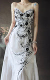 Niulatu Spaghetti Strap A-Line Long Prom Dresses Chiffon Applique White Open Back Evening Dresses HZ1026
