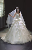 Niulatu White Ball Gown Tulle Wedding Dress Strapless Applique Satin Bridal Gown with Veil HZ1031