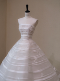 Niulatu Ball Gown Strapless Appliques White Organza Satin Prom Dress Wedding Dresses HZ0113