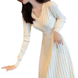 In The Autumn Of 2025, Women's Assembly Of Overcoat Sweater Skirts On The Bottom To Receive The Waist-Skinny Dress Knitted Dress Women HZ0108