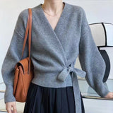 Wear A Knitted Top Of The Women's Autumn/Winter 2025 New French Retro Niche Design V-Neck Sweater Jacket HZ0108