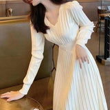 In The Autumn Of 2025, Women's Assembly Of Overcoat Sweater Skirts On The Bottom To Receive The Waist-Skinny Dress Knitted Dress Women HZ0108