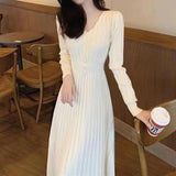 In The Autumn Of 2025, Women's Assembly Of Overcoat Sweater Skirts On The Bottom To Receive The Waist-Skinny Dress Knitted Dress Women HZ0108