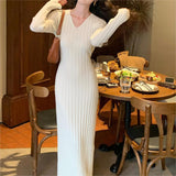 French Retro V-Necked Knitted Dress Women's Autumn And Winter New High-End Feeling Waist With Coat Bottom Skirt HZ0108