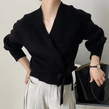 Wear A Knitted Top Of The Women's Autumn/Winter 2025 New French Retro Niche Design V-Neck Sweater Jacket HZ0108