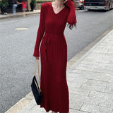 French Retro V-Necked Knitted Dress Women's Autumn And Winter New High-End Feeling Waist With Coat Bottom Skirt HZ0108