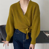 Wear A Knitted Top Of The Women's Autumn/Winter 2025 New French Retro Niche Design V-Neck Sweater Jacket HZ0108