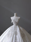 Niulatu Ball Gown Strapless Sleeveless Pleats White Satin Wedding Dress Bridal Dresses SD1667