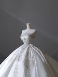 Niulatu Ball Gown Strapless Sleeveless Pleats White Satin Wedding Dress SD1664