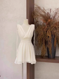 Niulatu A Line V Neckline Ruffled White Women's Short Holiday Dresses Birthday Dress SD200