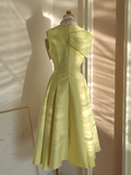 Niulatu A line V neckline Satin Knee Length Homecoming Dresses Yellow Birthday Outfits SD374