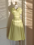 Niulatu A line V neckline Satin Knee Length Homecoming Dresses Yellow Birthday Outfits SD374