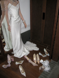 Pretty Wedding Dress Sheath Strapless Satin Sleeveless White Wedding Dresses Bridal Gowns With Cape HZ1214