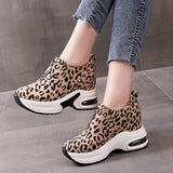 Niulatu Quality Fashion Women Slip On Studded Rivets Increasing Height Female Walking Mujer Zapatos Plimsolls Casual Flat Shoes DJSE