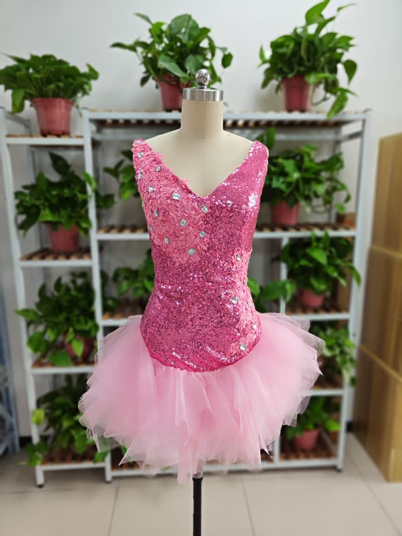 Niulatu V Neck Pink Short Homecoming Dress and Bottom Tulle Ruffles Pink Birthday Outfit Dress HZ1007