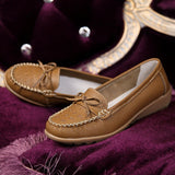 Niulatu Summer New Leather Peas Shoes Female Mother Shoes Slope Heel Casual Non-slip White Nurse Shoes Zapatos De Mujer DJSE