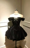 Niulatu Ball Gown Off The Shoulder Black Velvet Short Formal 8th Grade Homecoming Dresses Summer Middle School Hoco Dress 6th Grade Graduation Outfits HZ1214