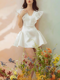Niulatu Ball Gown V Neck White Satin Short Mini Formal 8th Grade Homecoming Dresses Middle School Short Birthday Gowns Graduation Dress Hoco Outfits HZ1214