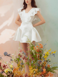 Niulatu Ball Gown V Neck White Satin Short Mini Formal 8th Grade Homecoming Dresses Middle School Short Birthday Gowns Graduation Dress Hoco Outfits HZ1214
