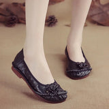 Niulatu Summer Shoes Woman Casual Breathable Flats Ladies Ethnic Style Floral Shoes Plus Size 42 Mom Shallow Loafers DJSE